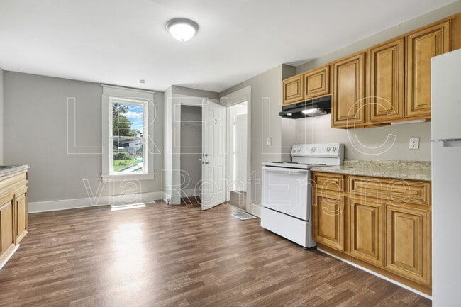 Building Photo - 3339 Taylor Blvd