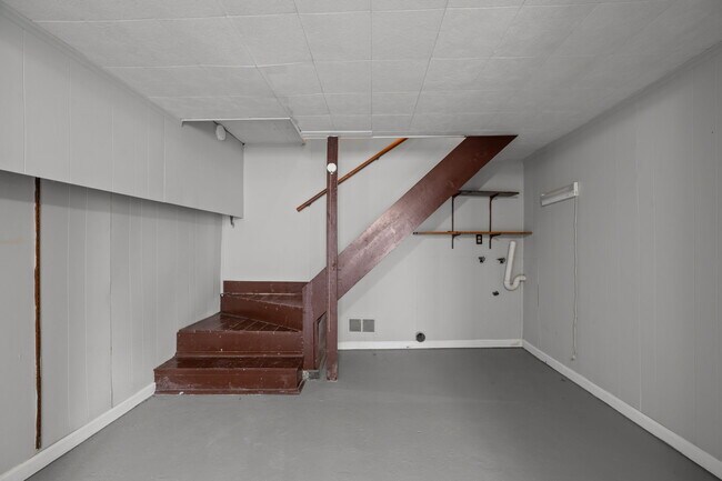 Building Photo - 2405 Jefferson Dr