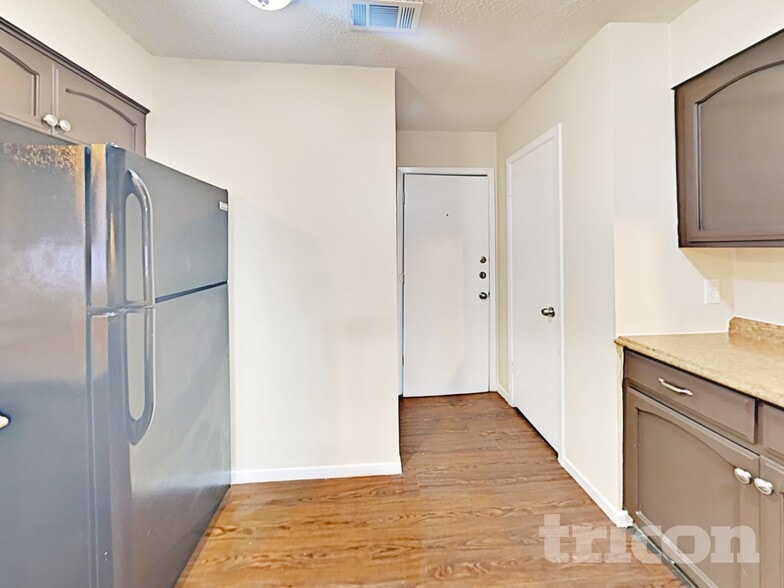 Building Photo - 4911 Buckwheat St