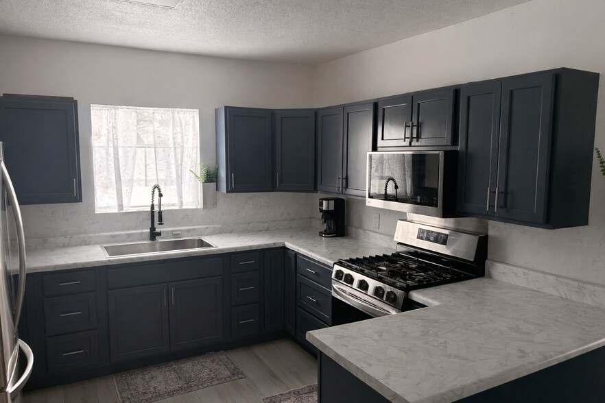 Building Photo - 520 Centennial St