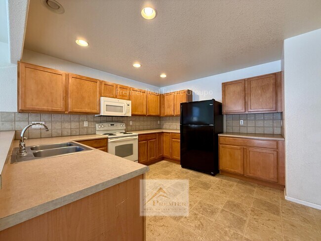 Building Photo - 7395 Creekfront Dr