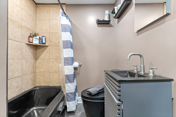 Building Photo - 30 Liberty St