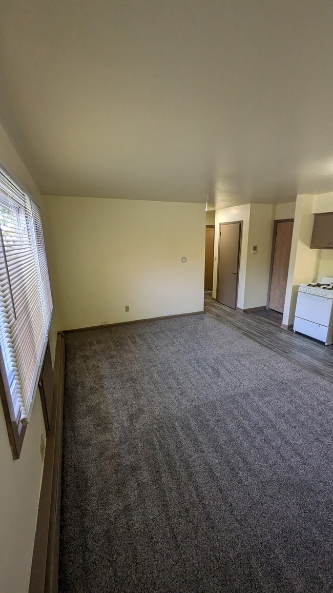 Building Photo - 750 N 34th St