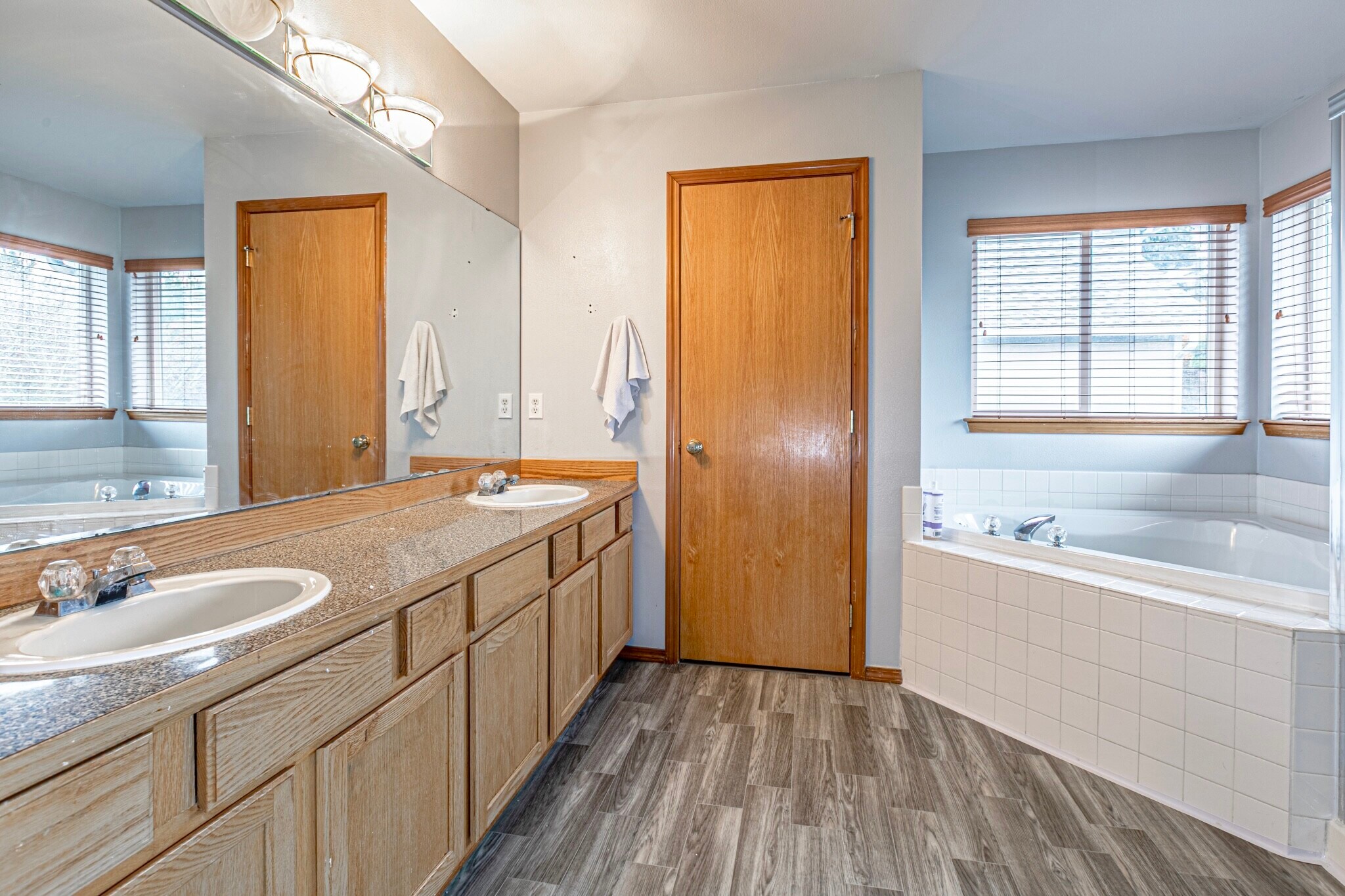 Building Photo - 4601 Nassau Ave NE