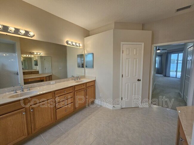 Building Photo - 16023 Ivy Lake Dr