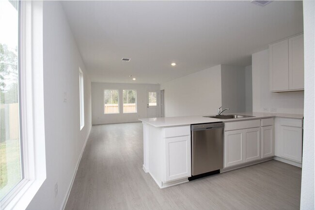 Building Photo - 2092 Cedar Way Dr