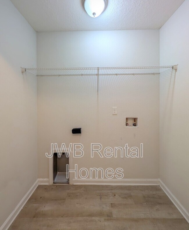 Building Photo - 7824 Playschool Ln