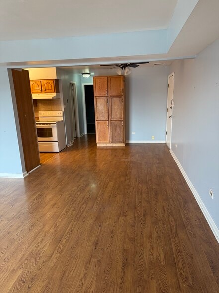 Building Photo - 11925 S Lawndale Ave