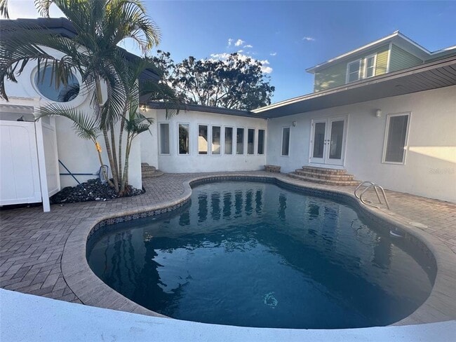 Building Photo - 2610 S Dundee St