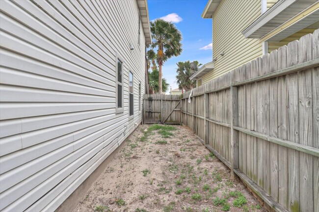 Building Photo - 13986 Fortuna Bay Dr