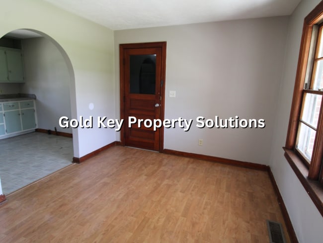 Building Photo - NORTH ANDERSON 3 BR 1 BA Brick Ranch with Central Air and Garage (NO SECTION 8)