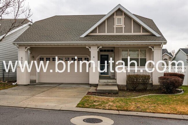 Building Photo - 602 E Land Rush Dr
