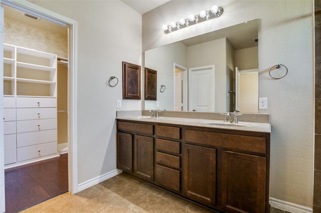 Building Photo - 2520 Sabine Cir