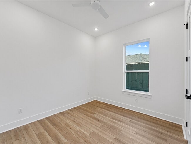 Building Photo - 8318 Williamsdell St