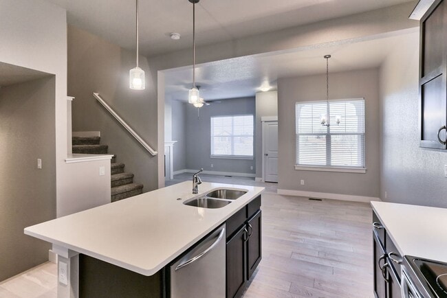 Building Photo - MOVE In SPECIAL - Beautiful 3 Bedroom 2 1/2 Bath Townhome in Loveland