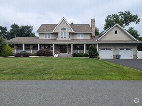 Building Photo - 85 Mountain Ridge Dr