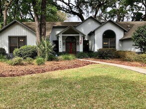 Building Photo - Beautifully Renovated Home in The Reserve!
