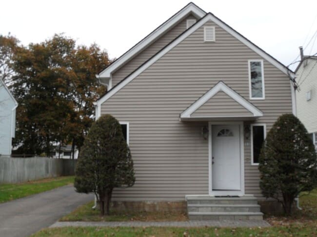 Primary Photo - 33 Mettler St