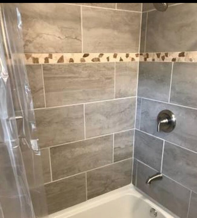 Building Photo - 702 S 4th St