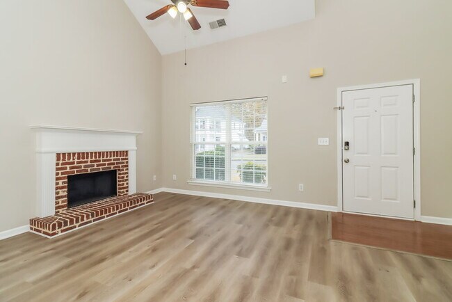 Building Photo - 4639 Liberty Square Dr