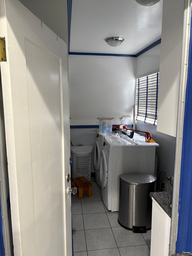 Building Photo - 4177 Halldale Ave