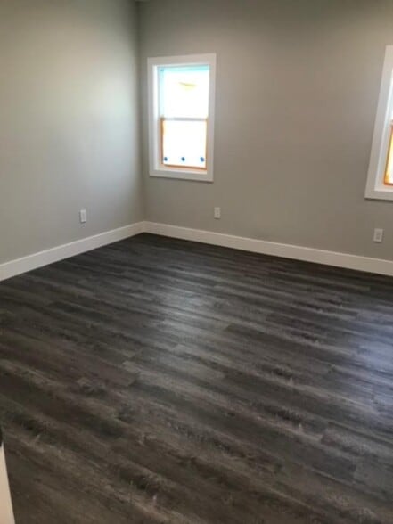 Master Bedrooms - 3511 S Bronson Ave