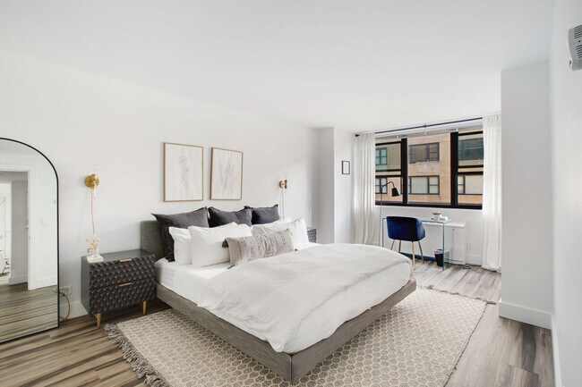 Building Photo - 330 W 58th St