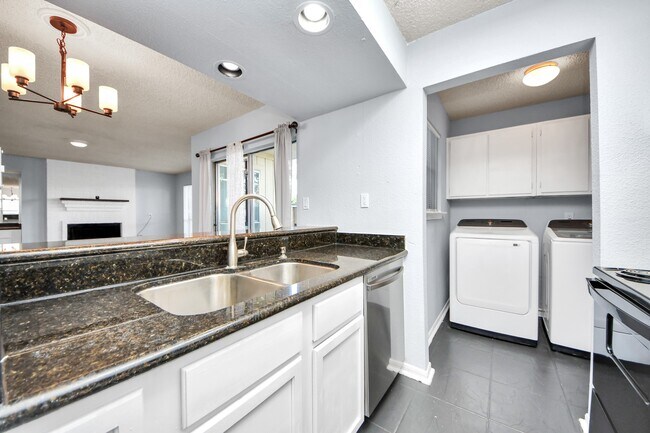 Building Photo - 250 El Dorado Blvd