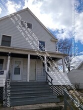 Building Photo - 21 Durnan Right - 3 Bed / 1 Bath