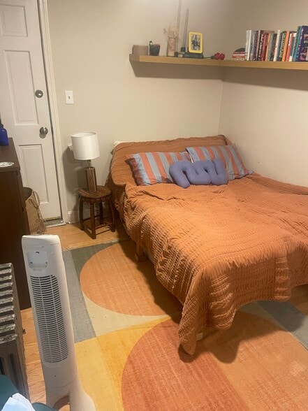 Bedroom - 1500 W Thomas St