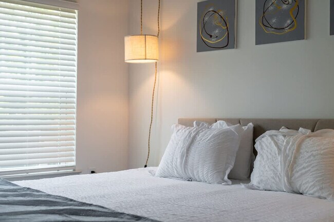 Building Photo - 14532 Star Water Rd