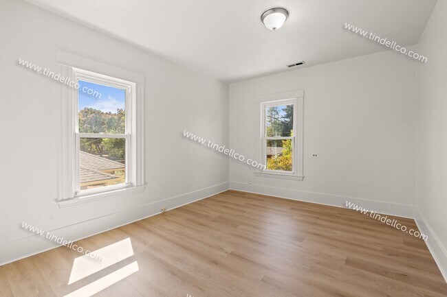Building Photo - University Park Farmhouse with Yard, Deck ...