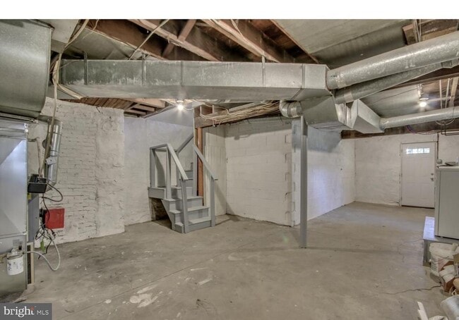 Building Photo - 518 N Jackson St