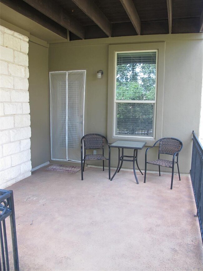 Building Photo - 509 S Meadowlark St