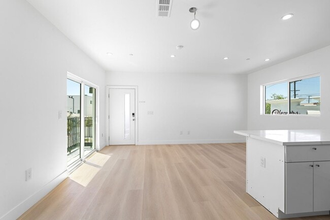 Building Photo - 10967 Calvert St