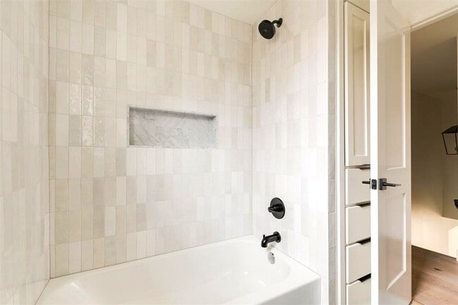 Building Photo - 4 Bedroom 2.5 Bath 2 Car Garage in Quail C...