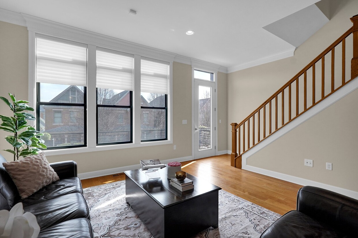 Building Photo - 1061 Harrison Park Pl