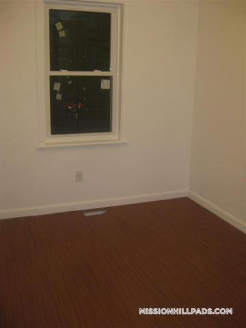 Building Photo - 93A Hillside St