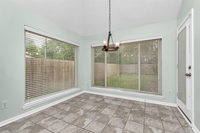Building Photo - 1715 Parkview Ln