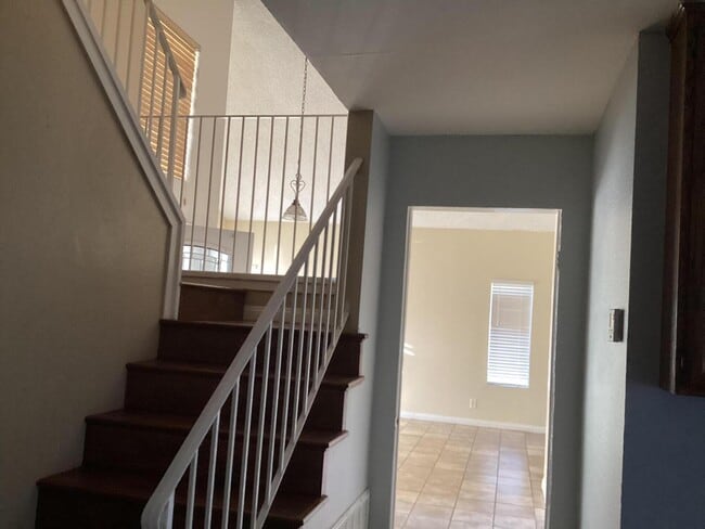 Building Photo - 36818 Little Leaf Dr