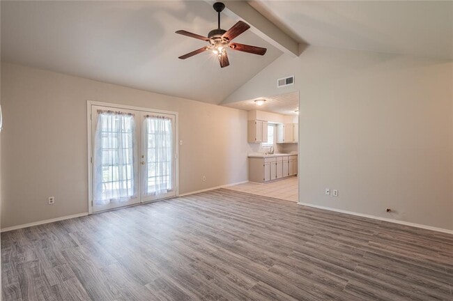 Building Photo - 5514 Vickita Dr