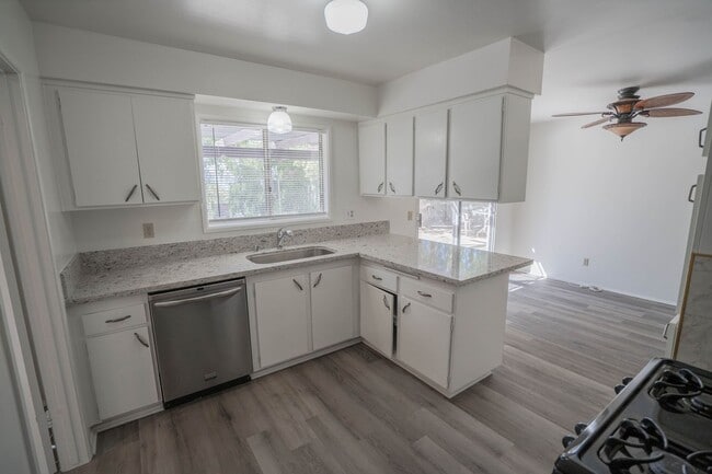 Building Photo - Charming Single-Story 3-Bedroom Home in Canyon Country!