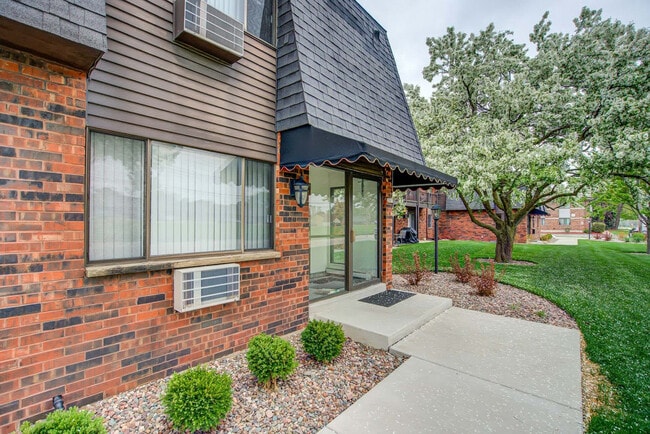 Building Photo - 3367 S 100th St