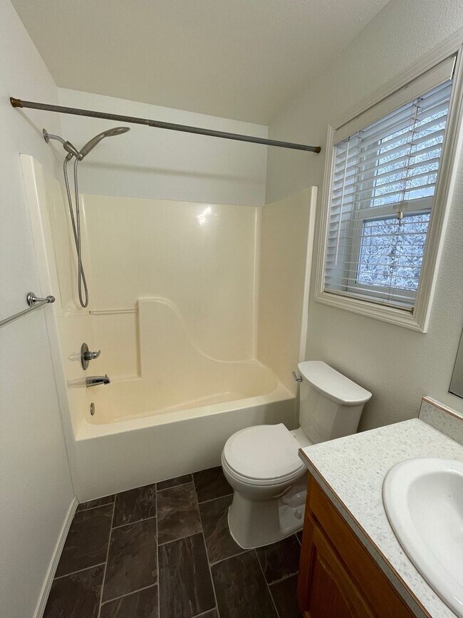 Building Photo - 3 Bedroom, 2.5 Bath Single Family Home