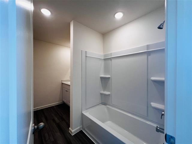 Building Photo - 2217 Pioneer Dr