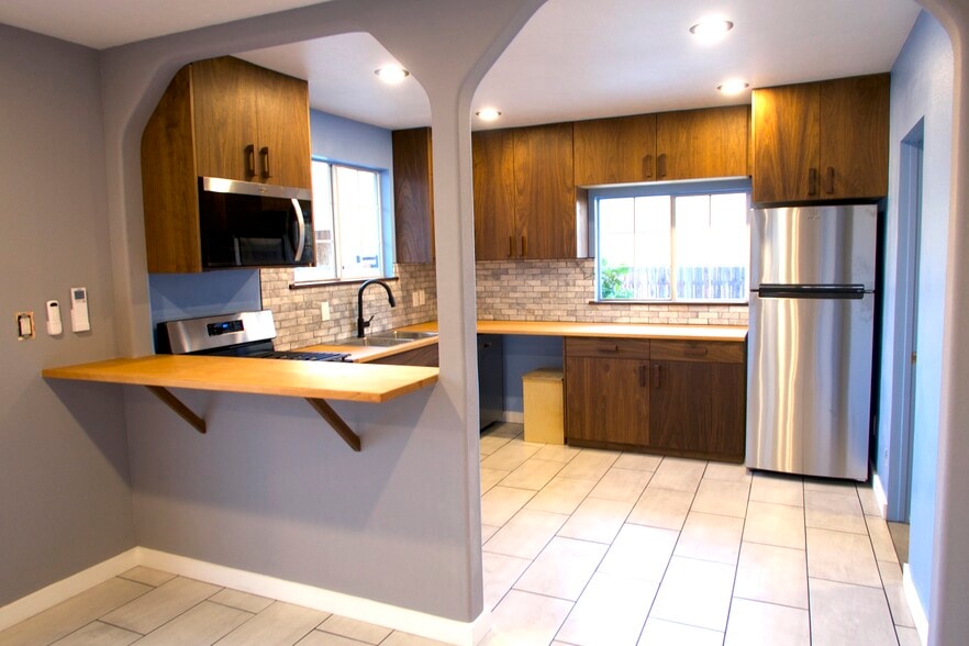 Primary Photo - 3547 E Green St