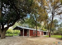 Building Photo - 818 W Hopkins St