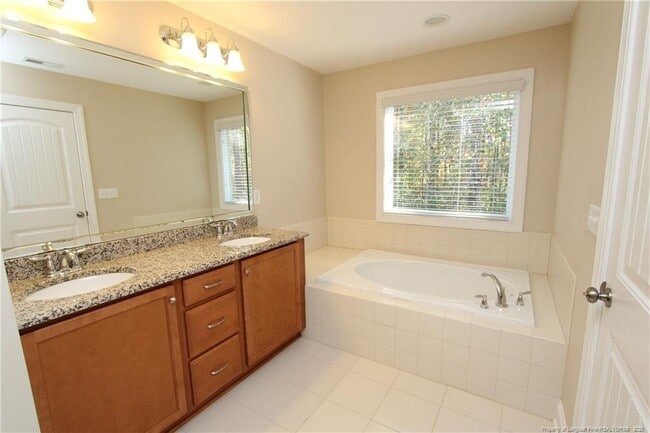 Building Photo - 449 Christian Creek Pl