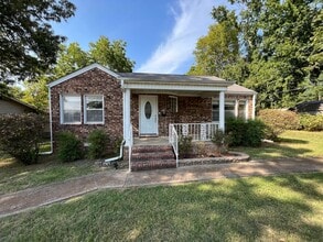 Building Photo - 3 Bedroom/2 Bath House in Batesville