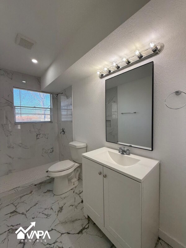 Building Photo - 4419 Tropical Dr